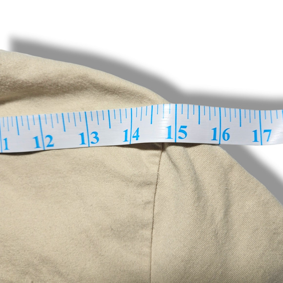 EUC Levi's Classic Brand Logo Patch Graphic Cotton T-Shirt Sz. M Light Tan - Picture 8 of 11